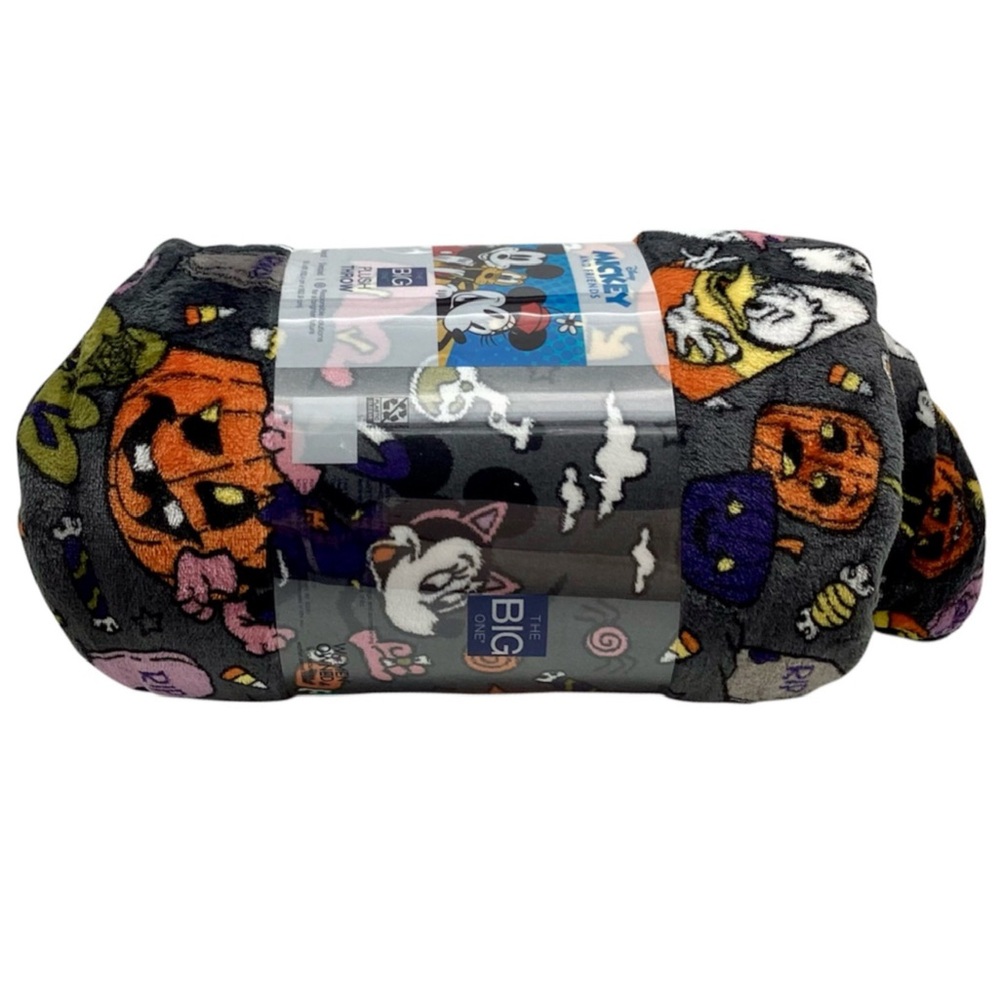 Disney's“Mickey and Friends” Oversized Supersoft Printed Plush Throw Blanket - Picture 5 of 9